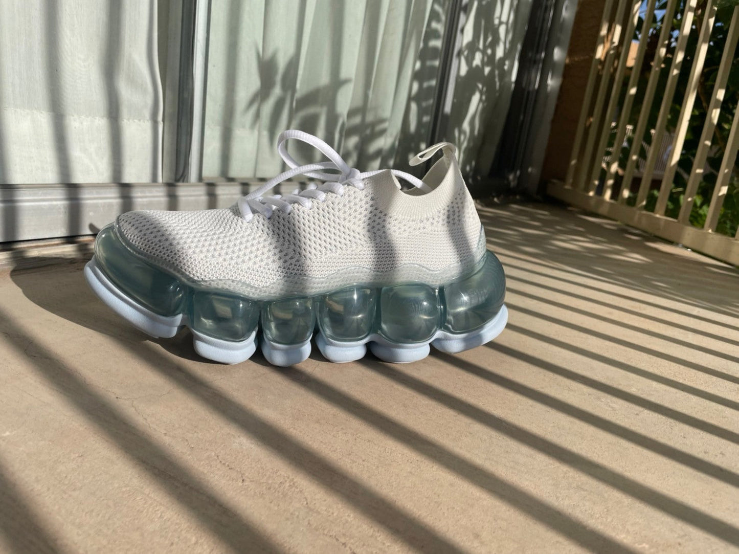 新款“珠宝”鞋/冰白