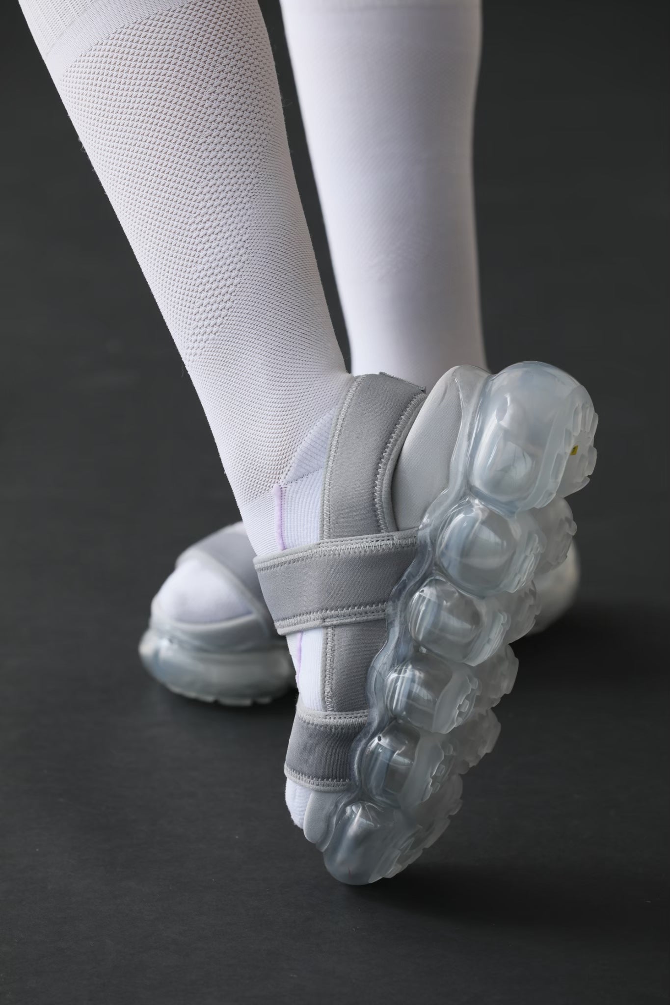 "Jewelry" Sandals / Gray