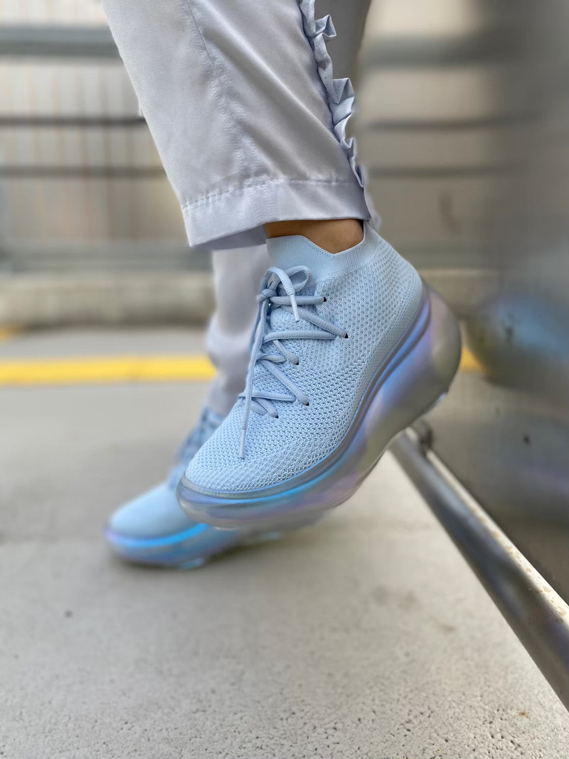 Moon Shoes / Aurora Light Blue