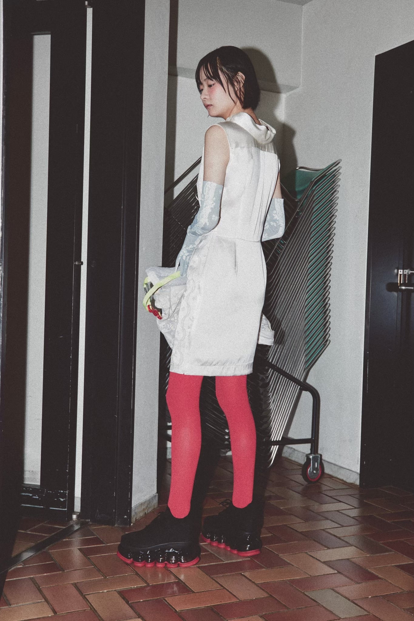 新款“珠宝”高跟鞋/红黑