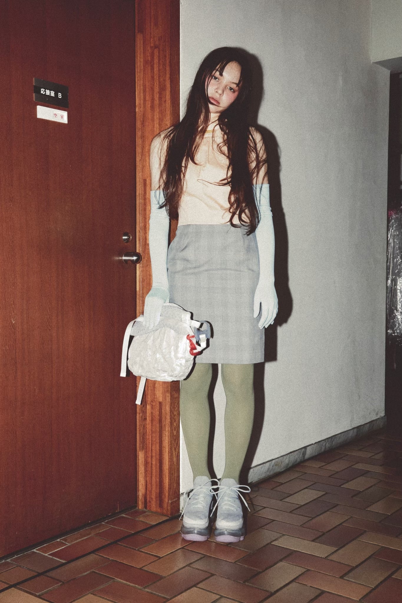 新款“珠宝”高跟鞋/粉灰色