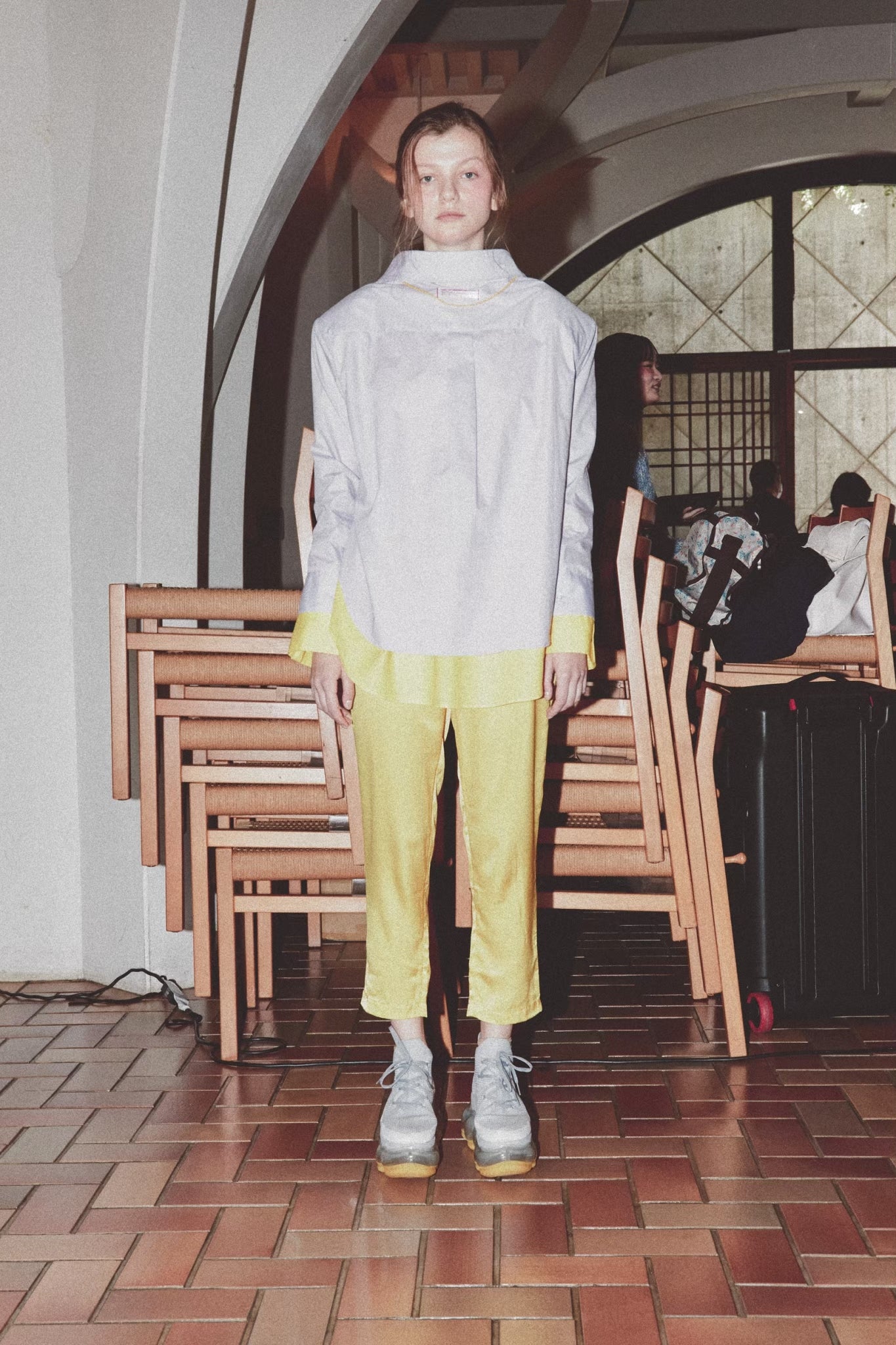 新款“珠宝”高跟鞋/黄灰色