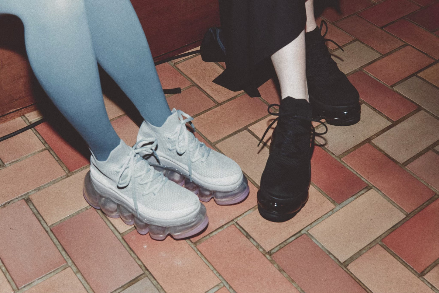 新款“珠宝”高跟鞋/粉灰色