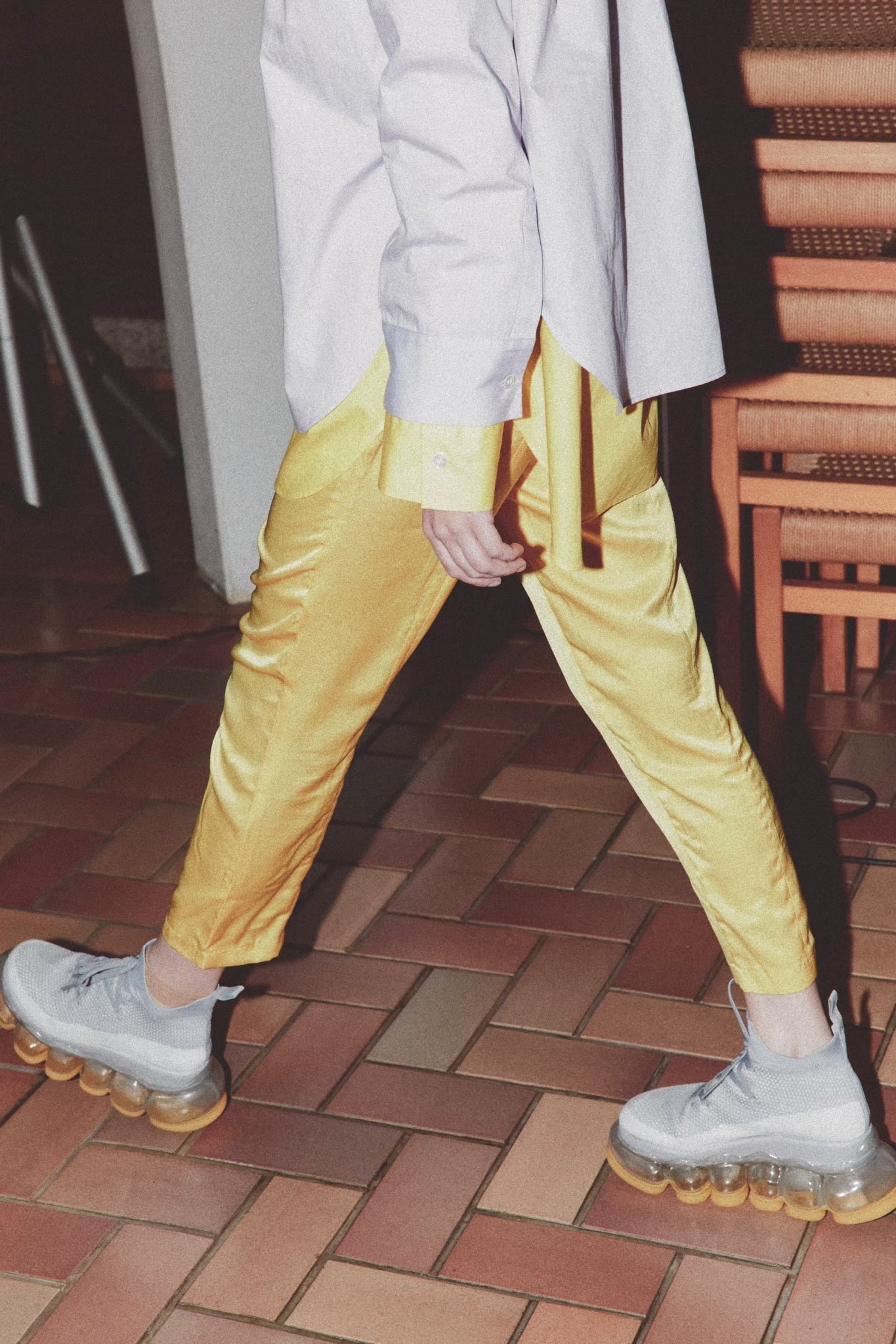 新款“珠宝”高跟鞋/黄灰色