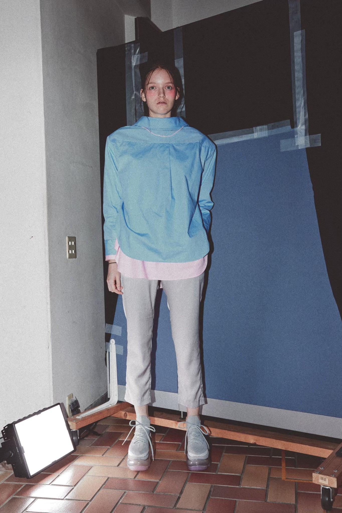 新款“珠宝”高跟鞋/粉灰色