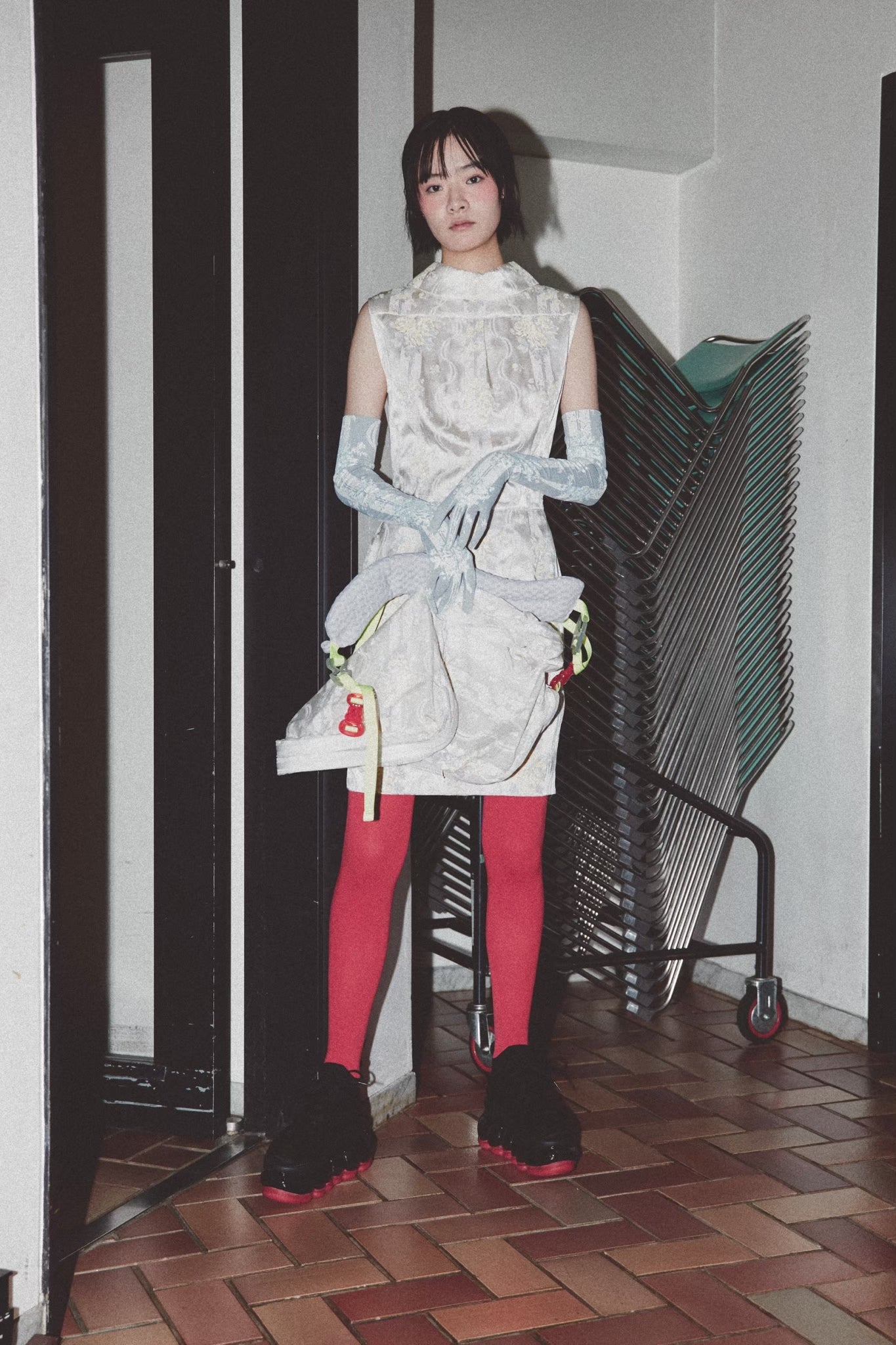 新款“珠宝”高跟鞋/红黑