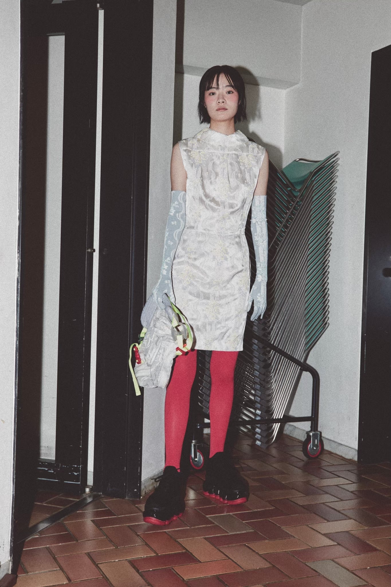 新款“珠宝”高跟鞋/红黑