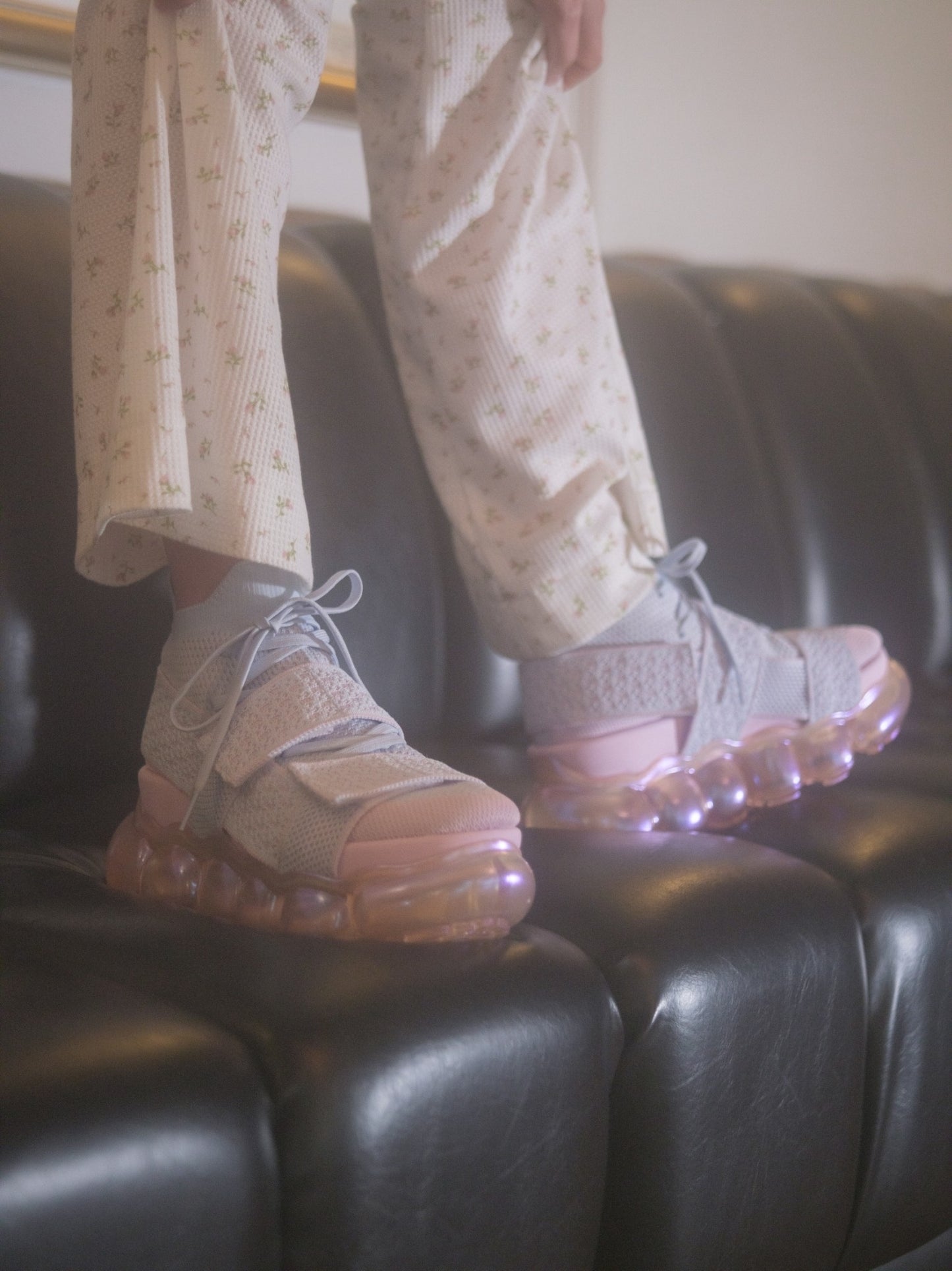 “珠宝”高跟鞋 Beltcross / 极光 浅蓝 粉色