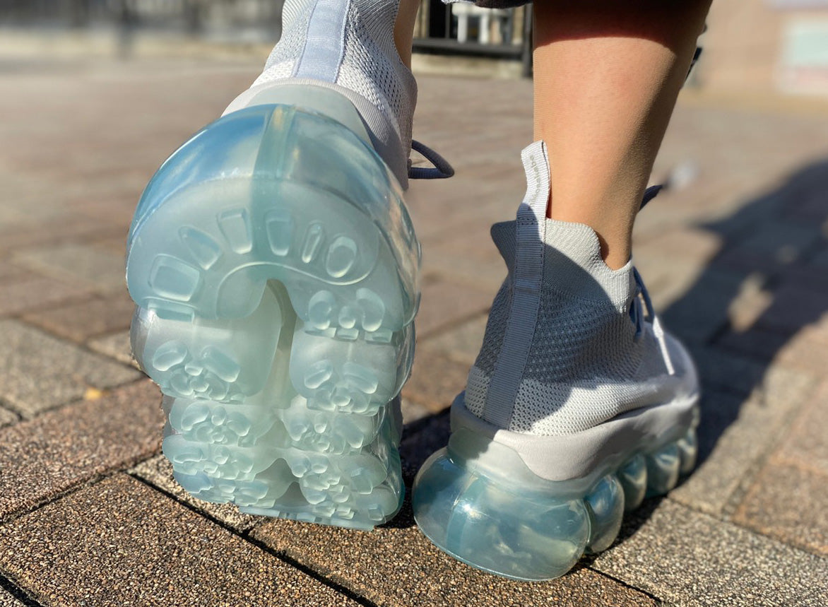 “珠宝”高跟鞋 / IceGray