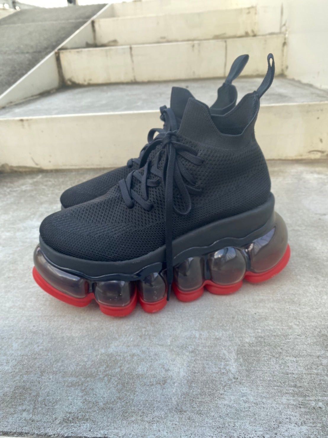 新款“珠宝”高跟鞋/红黑