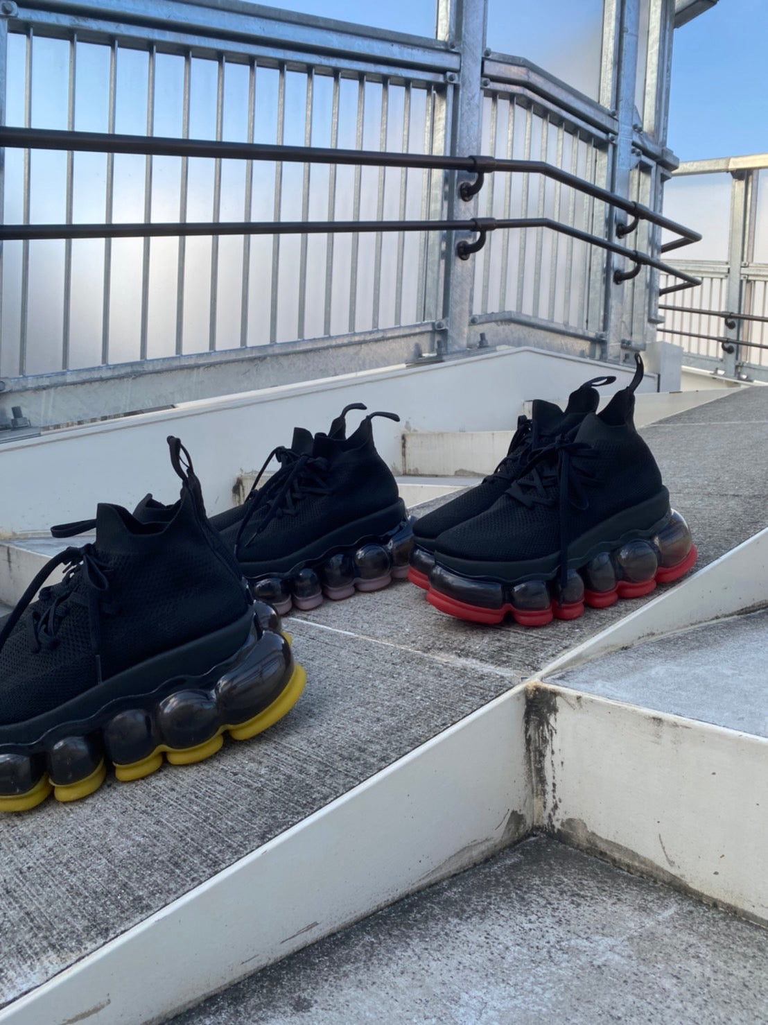 新款“珠宝”高跟鞋/红黑