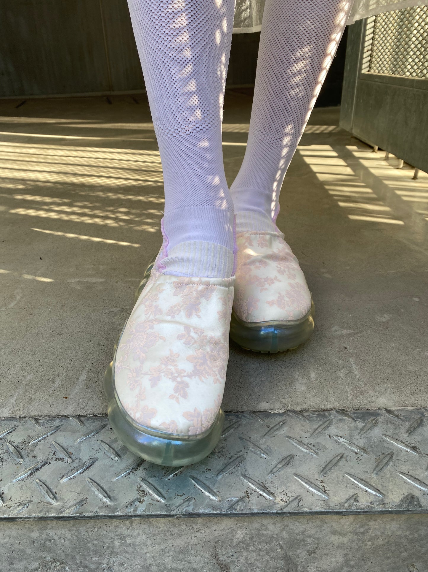 “Jewelry” Slip-on Shoes / Aurora Pink