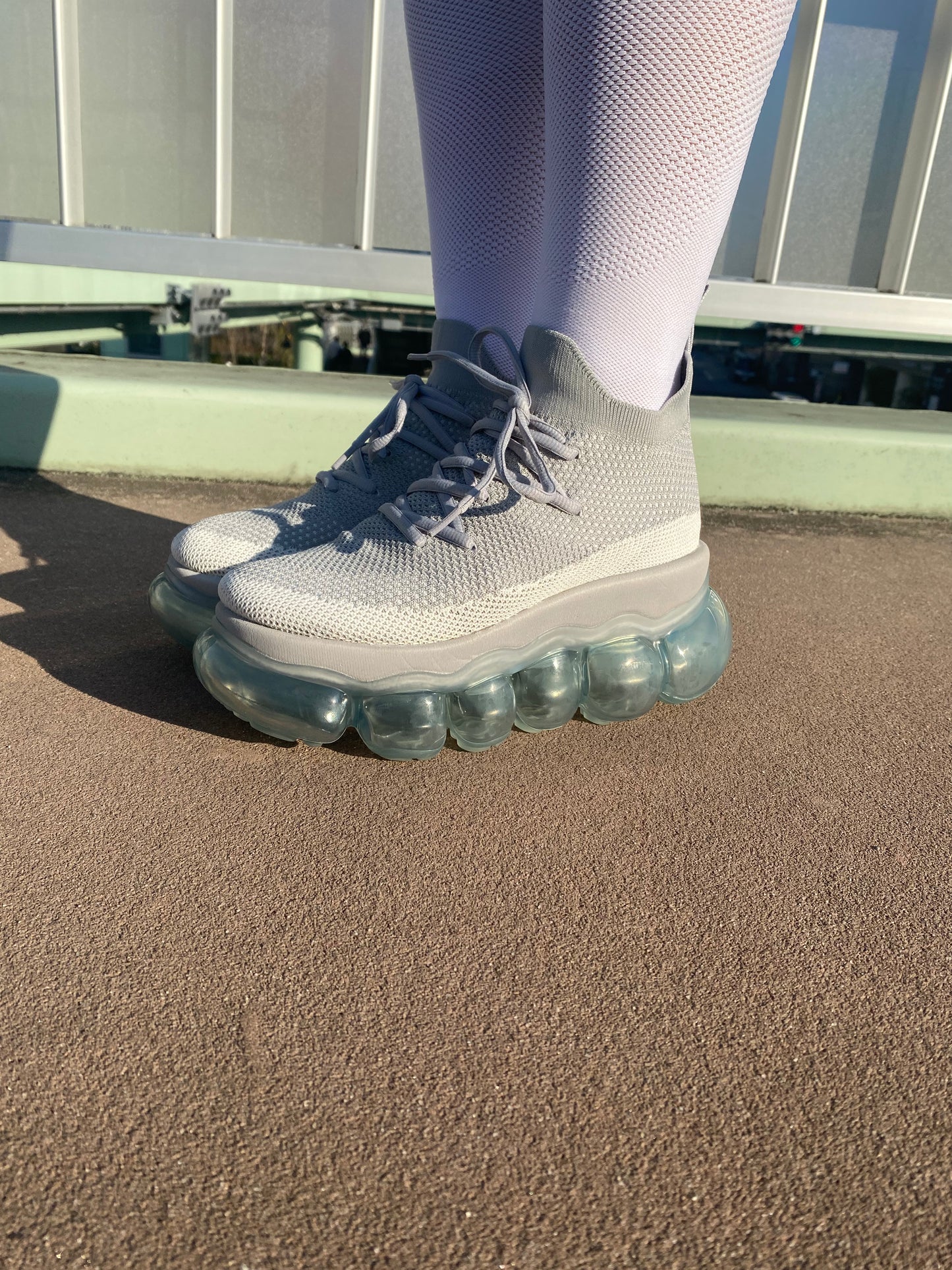 “珠宝”高跟鞋 / IceGray