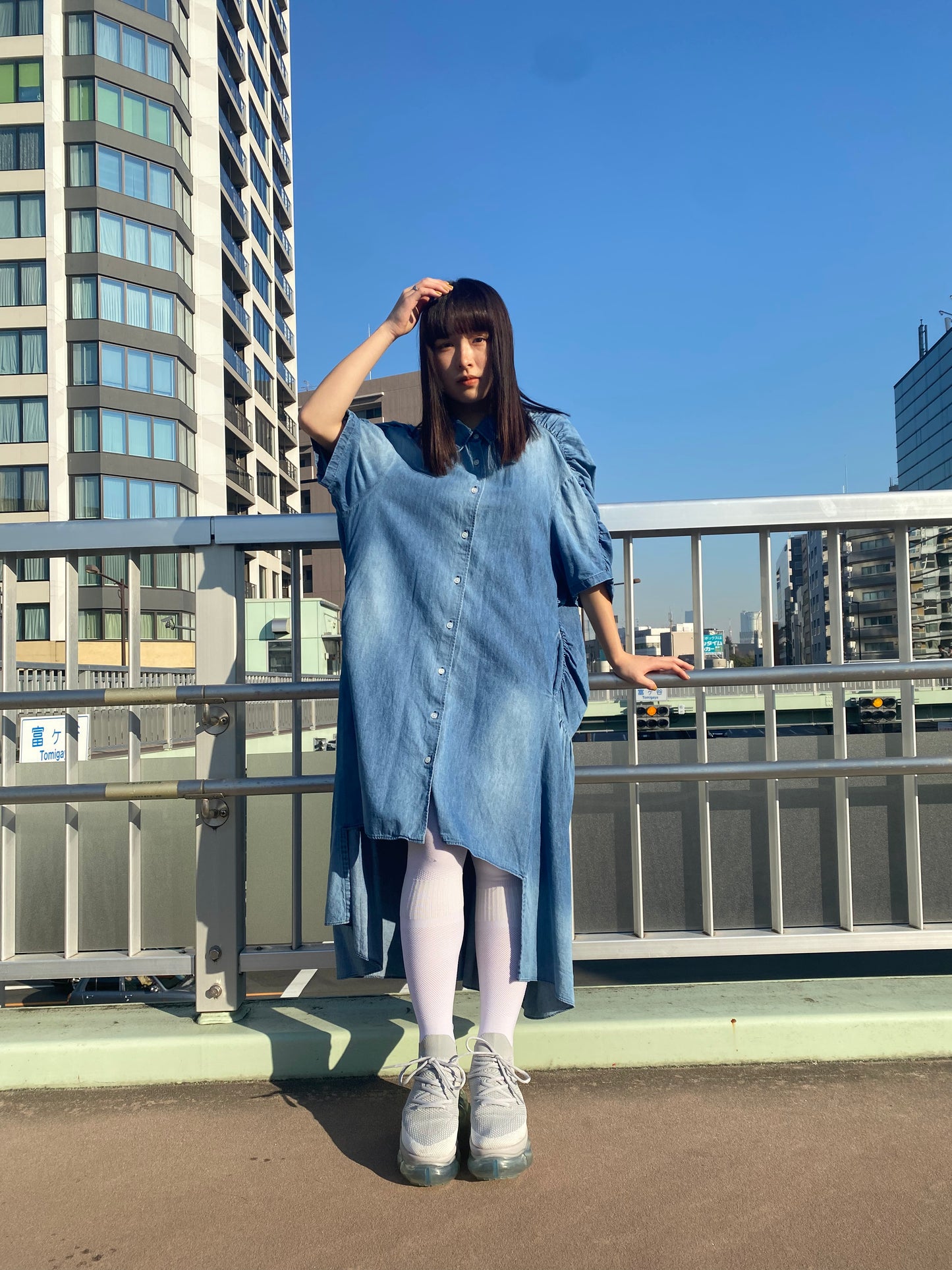 “珠宝”高跟鞋 / IceGray