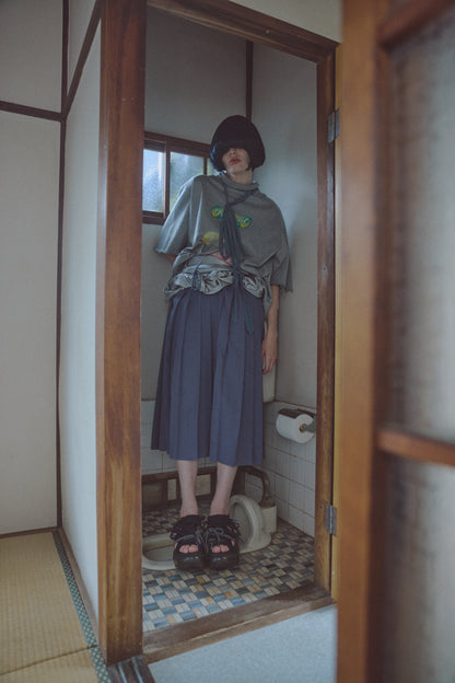 Tie Neck T-Shirt / Gray