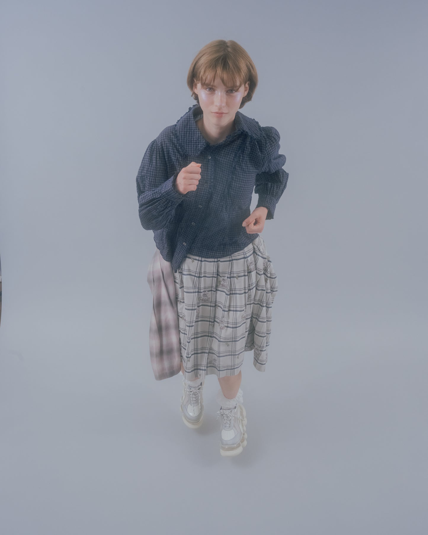 Bug Pleats Skirt Embroidery / Gray