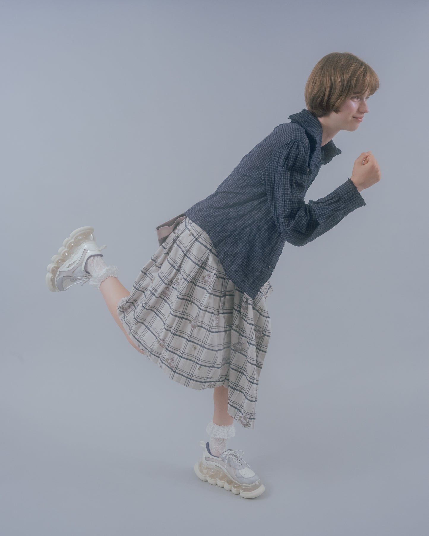 Bug Pleats Skirt Embroidery / Gray