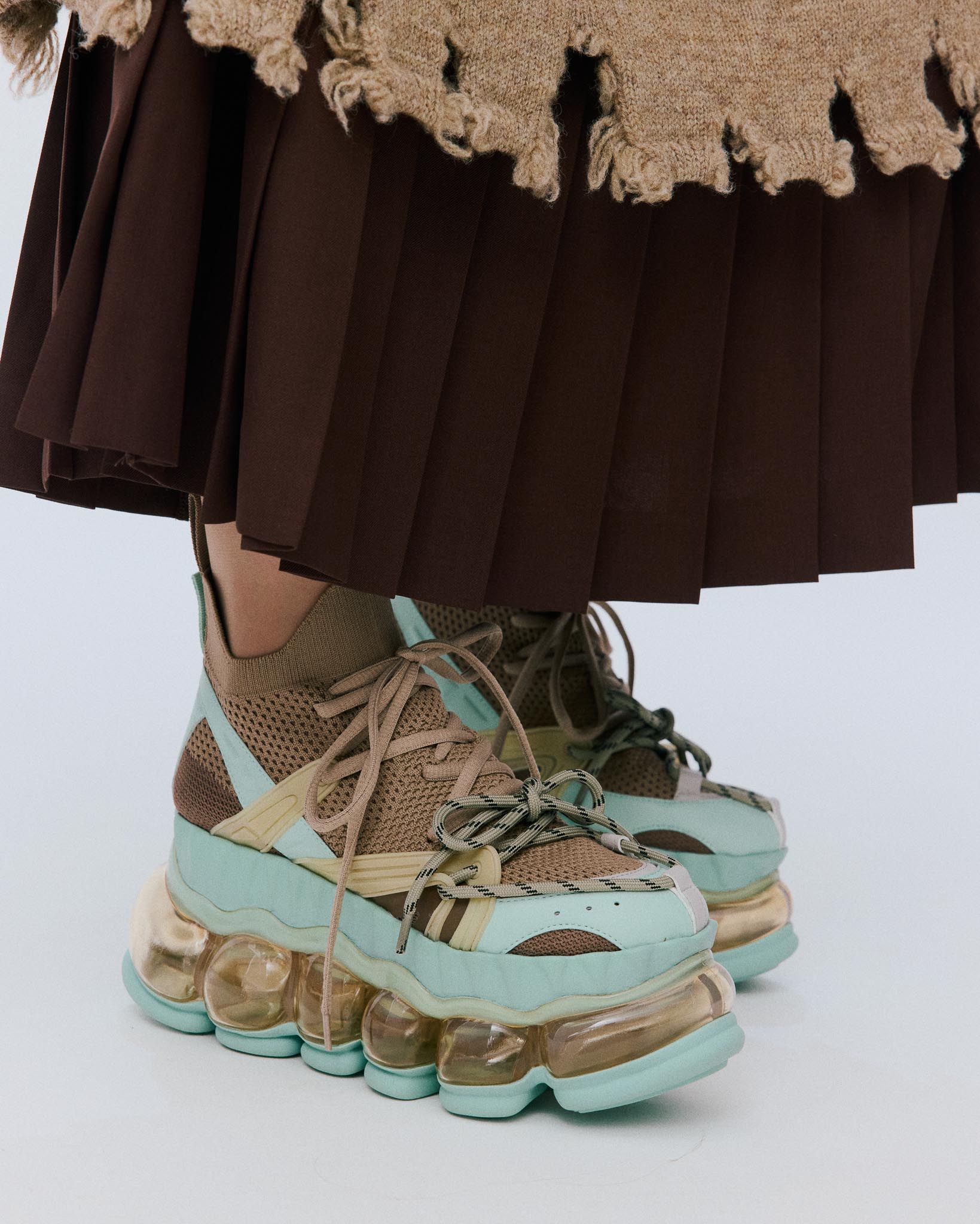 New Shoes – MIKIOSAKABE & JennyFax（ミキオサカベ & ジェニー