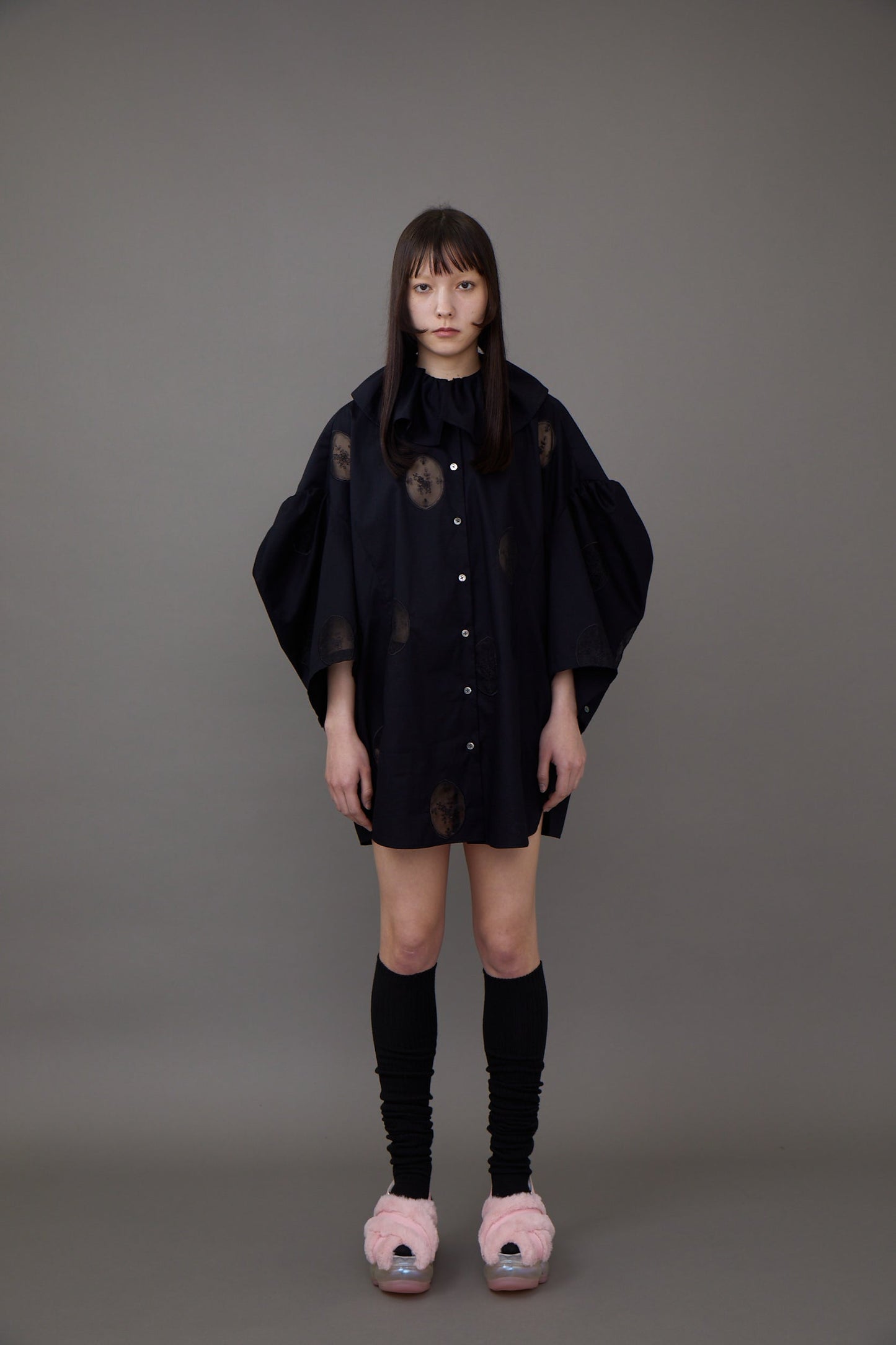 Frill Blouse Embroidery / Black 