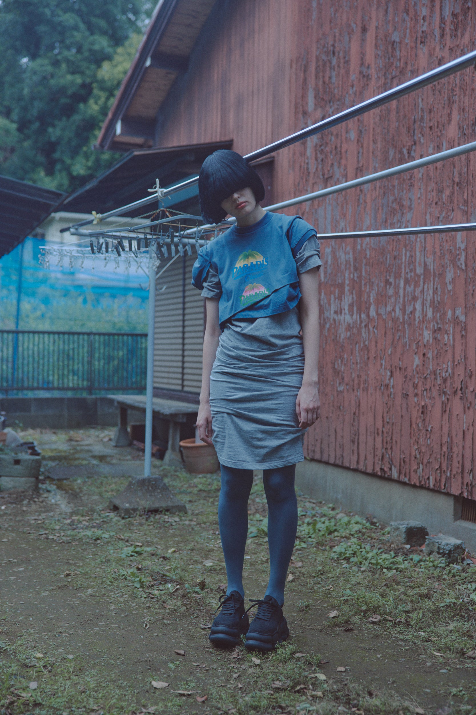 Confusing T-Shirt / Blue-Gray｜MIKIOSAKABE&JennyFax公式ストア