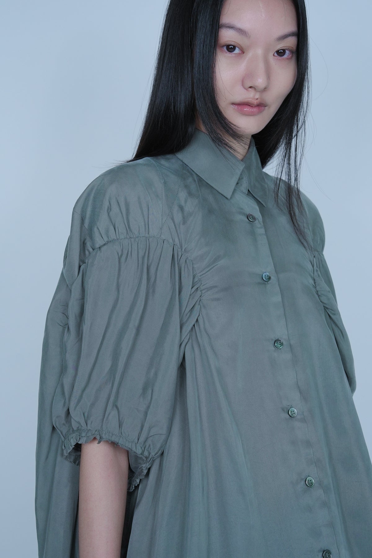 【SS27受注】Longline Puff Sleeve Shirt / Khaki / MSS27B051