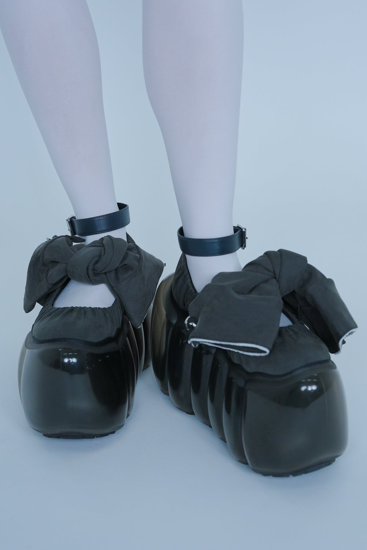 【SS27受注】High Bubble Cuffs / Gray / MSS27SH09