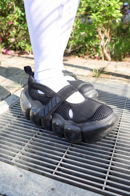 "Jewelry" Bubble Sandal Swimmer / Black