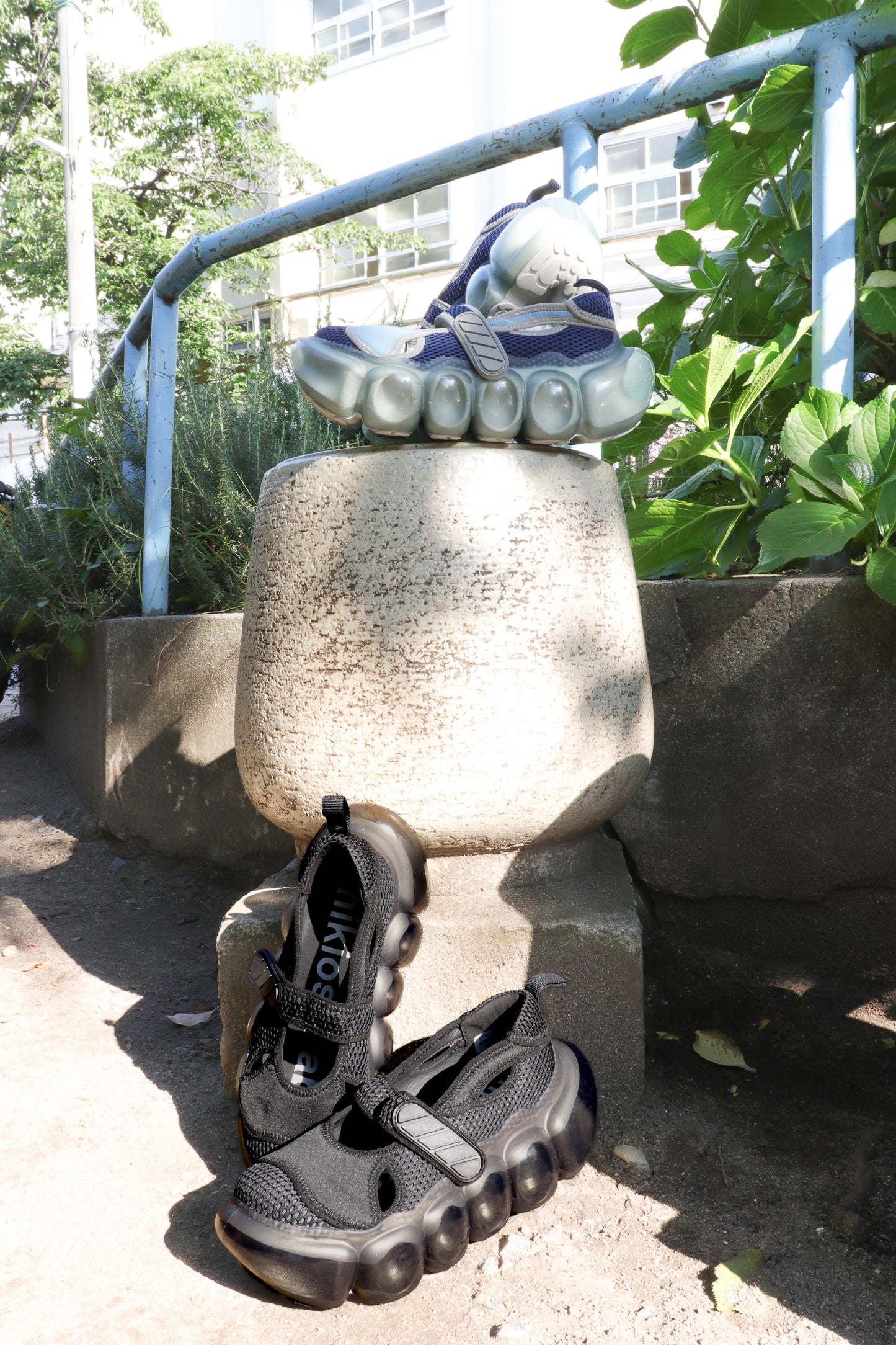 "Jewelry" Bubble Sandal Swimmer / Black