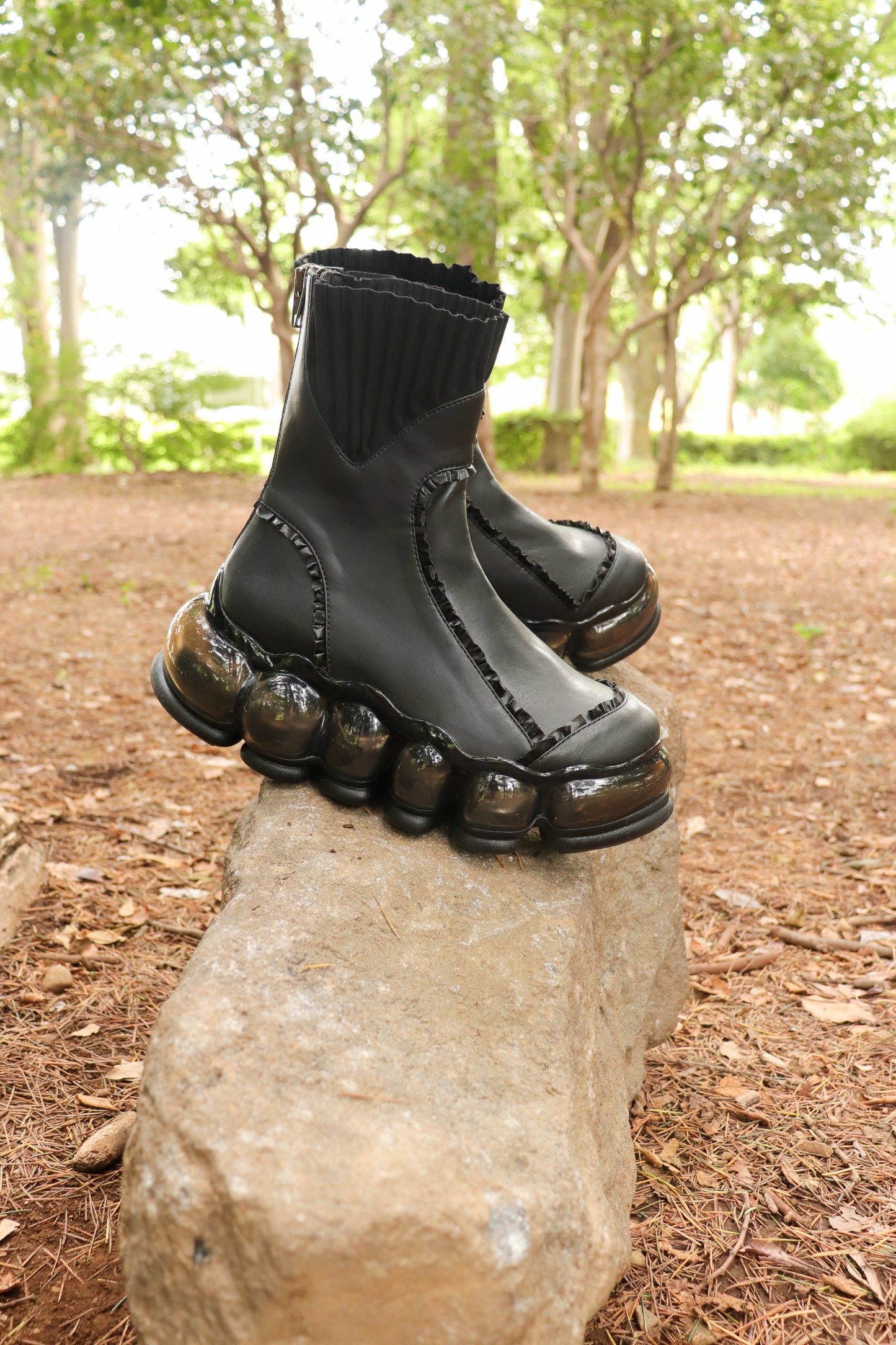 新款“珠宝”历史靴子/黑色