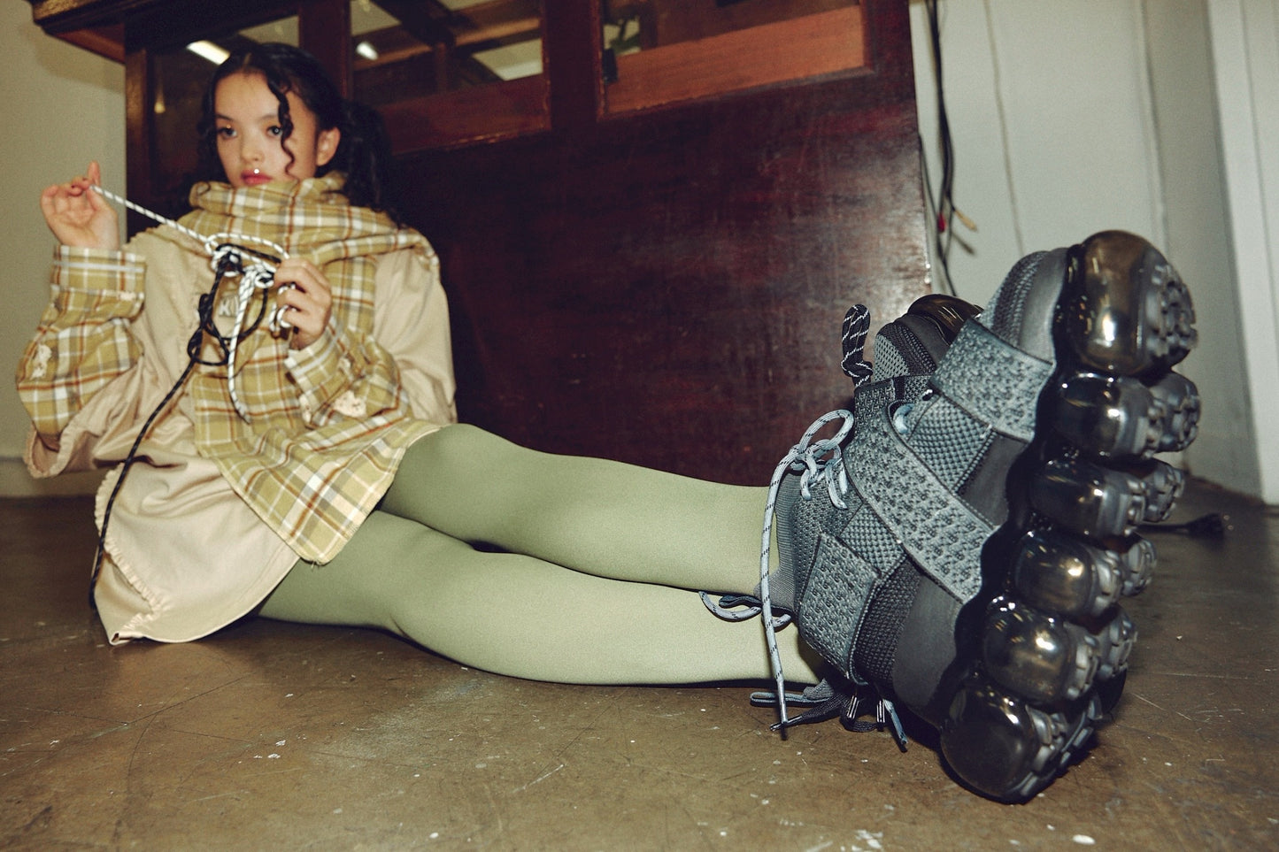 Jewelry High Shoes Beltcross Confusing / Dark Gray