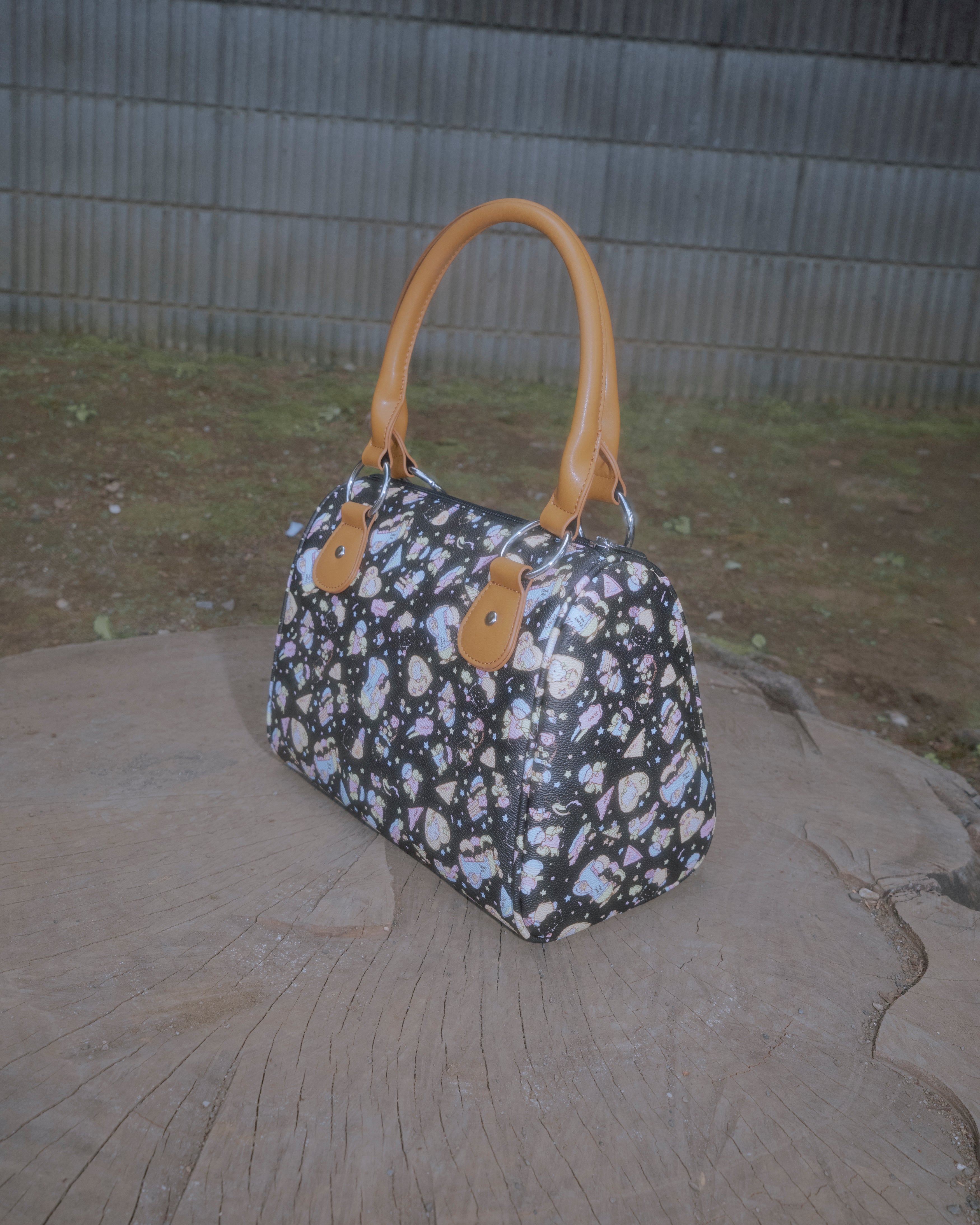 Carryall Bag / Black Cartoon – MIKIOSAKABE & JennyFax