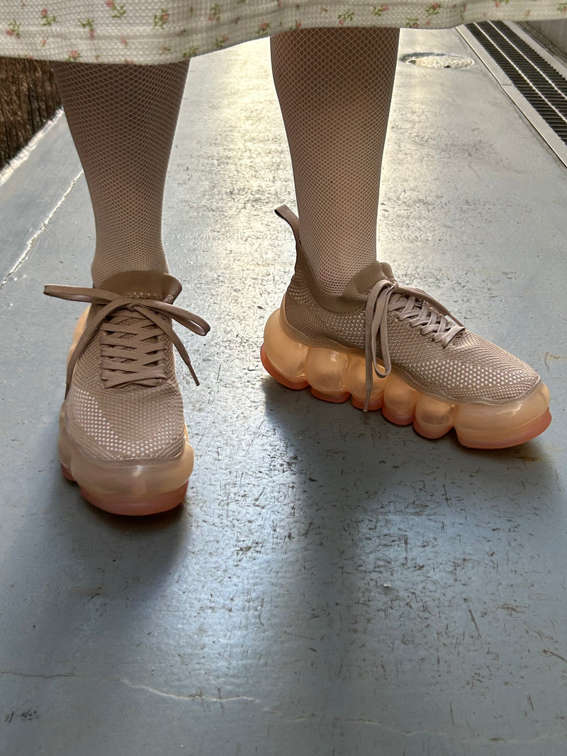 New "Jewelry" Shoes / Nude Camel